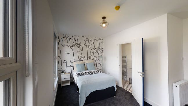 Luxury room with EN-SUITE shower room Main Photo