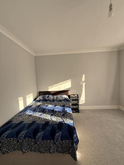 Clean Furnished Double Room – Bills Included Main Photo