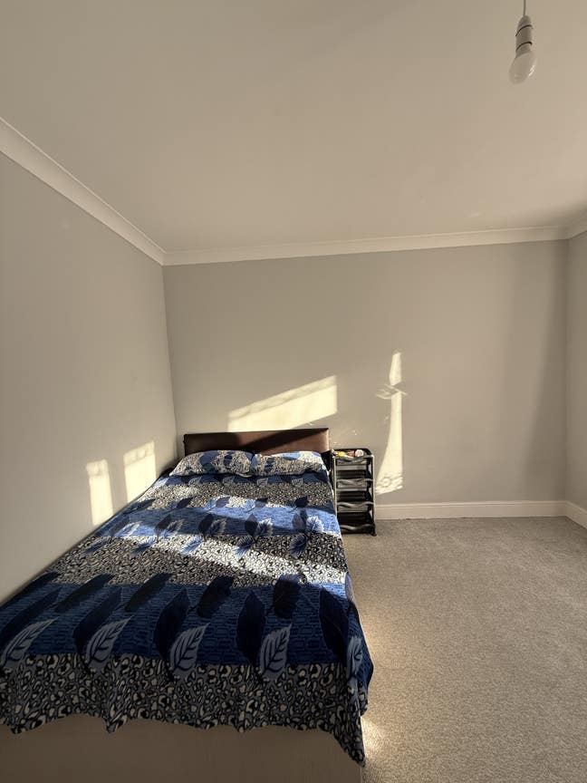 Clean Furnished Double Room – Bills Included Main Photo