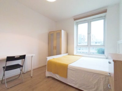 *Bright double room, 5m to Stockwell Main Photo