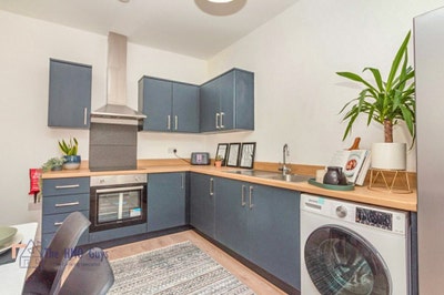 En-suite room, Bolton — all bills inc, WFH ready Main Photo