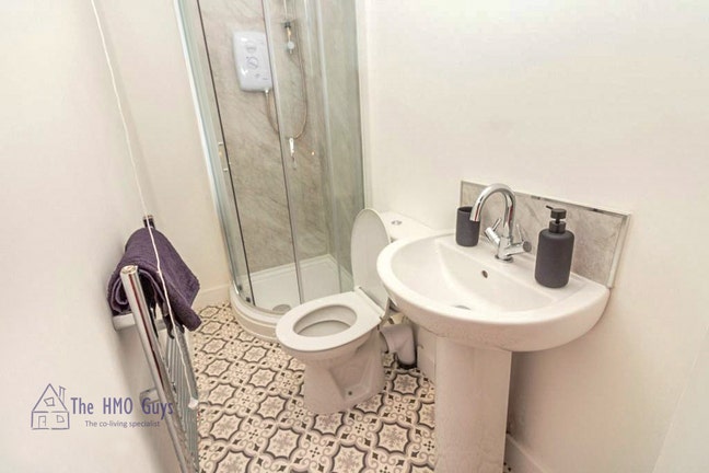Modern Bolton Ensuite Stylish Ensuite Rooms  Main Photo