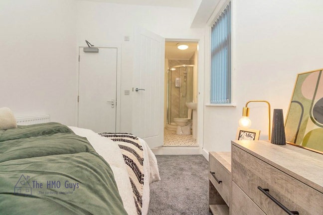 Modern Bolton Ensuite Stylish Ensuite Rooms  Main Photo