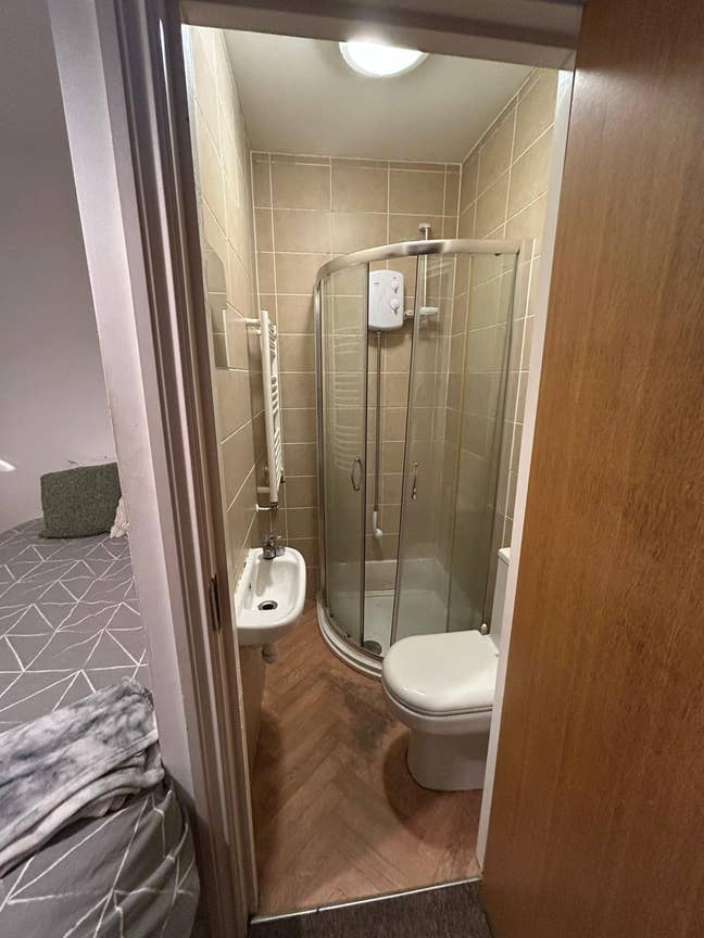 3 Ensuite Rooms Available, All Bills Included Main Photo