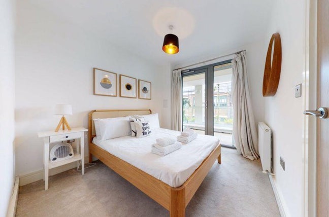 Convenient flat in Dalston Main Photo