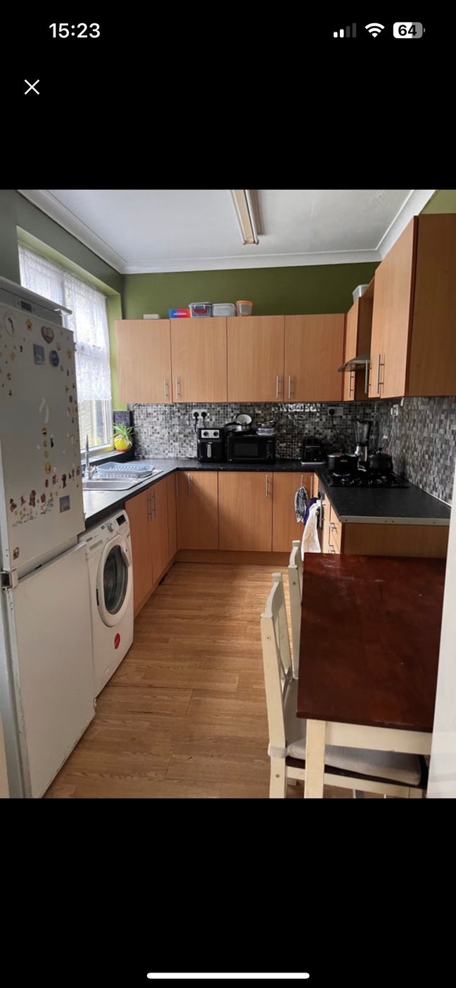 Single Box Room  Main Photo