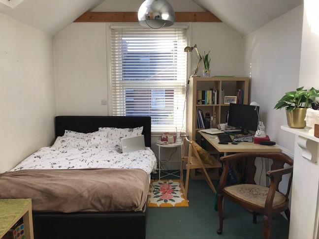 Spareroom available in lovely townhouse  Main Photo