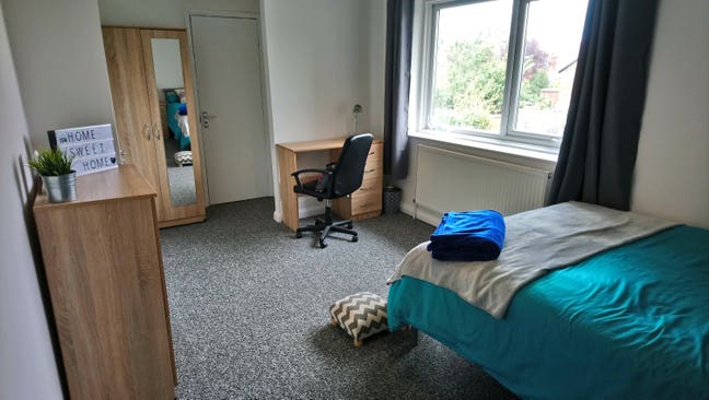 Biggest and best ensuite room Main Photo