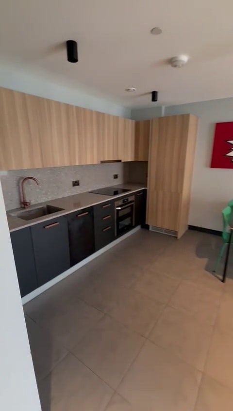 Ensuite + Gym/working spaces Main Photo