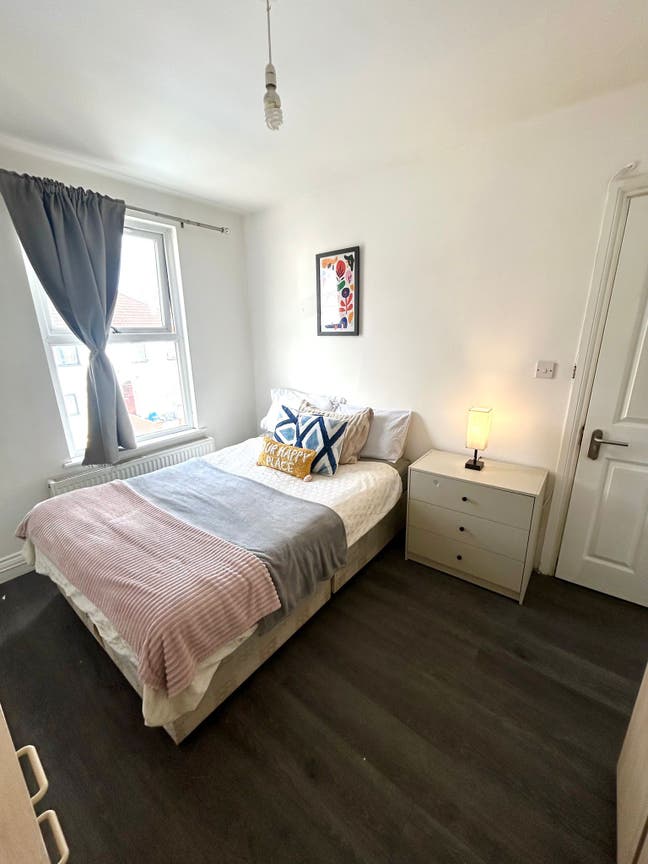 Double Room 25A HA9 7LL Main Photo