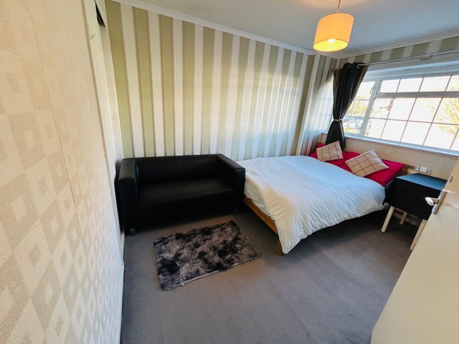 A double room for a female , &pound;750 bills included  Main Photo