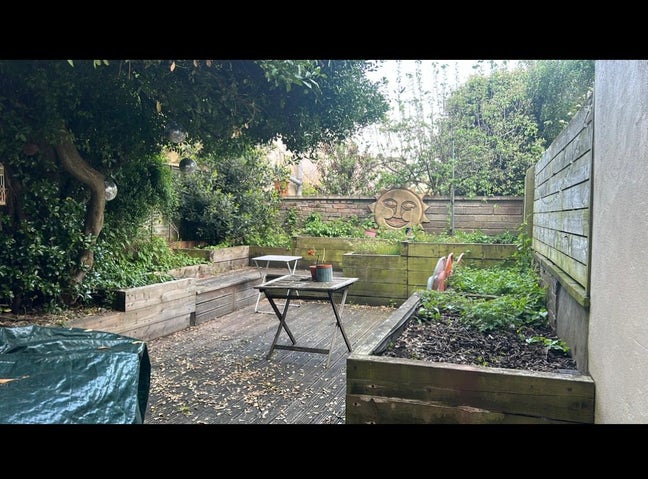 Room in Lovely Home in St Paul’s - ASAP Main Photo