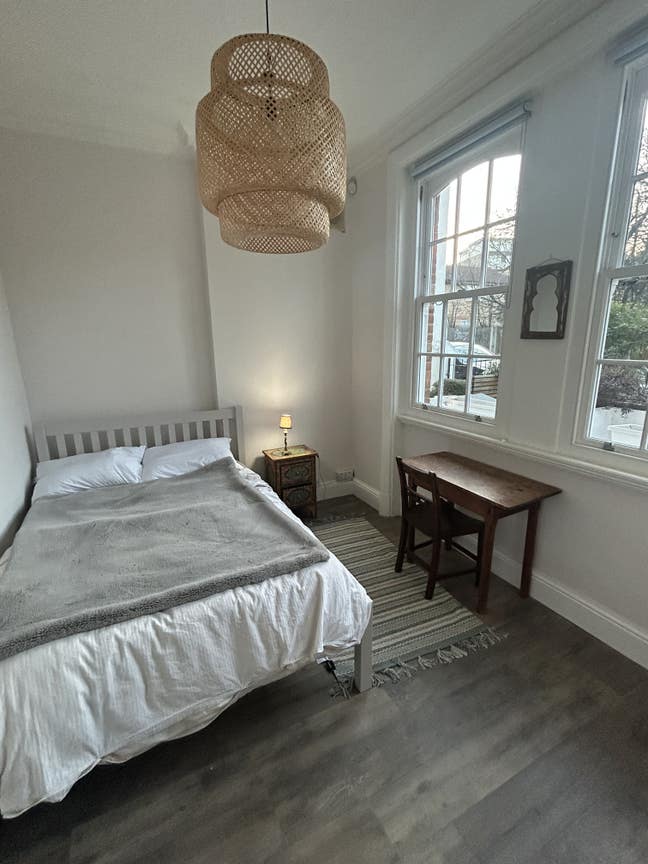 Spare room in character Deptford property Main Photo