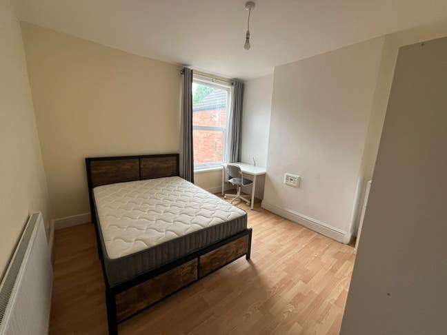 Spacious and Cosy Double Rooms for Rent in LE5 5HL Main Photo