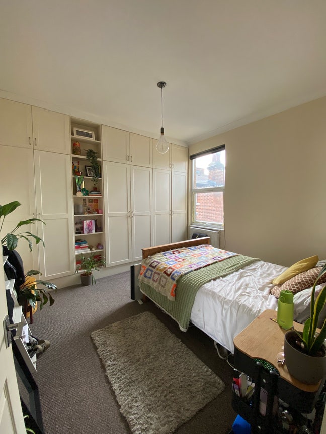 Stunning and Spacious room in Hanwell Maisonette Main Photo