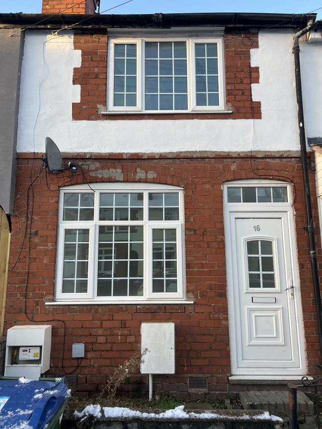 Room Available in empty House Main Photo