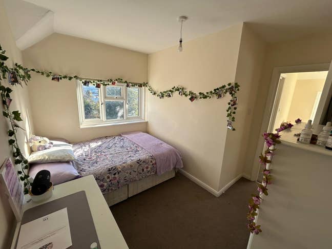 Double room available – first floor Main Photo
