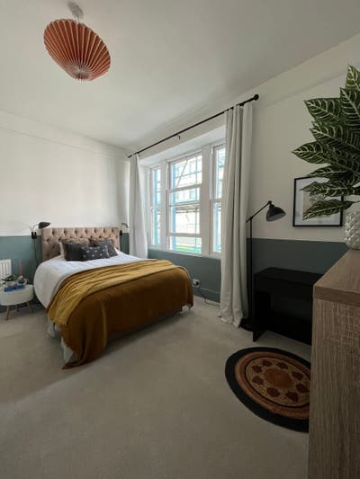  2 Non Ensuite Pro Rooms Available . Main Photo