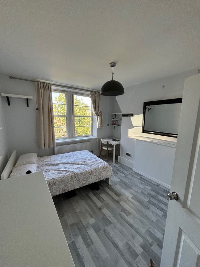 Spacious Double Rooms Main Photo