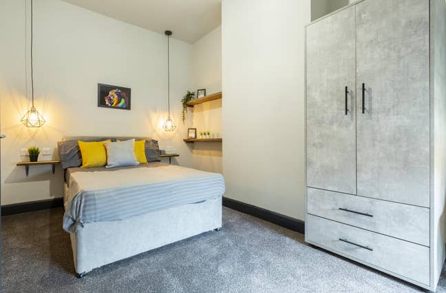 Selby - Free Parking - *All Bills Included* Main Photo