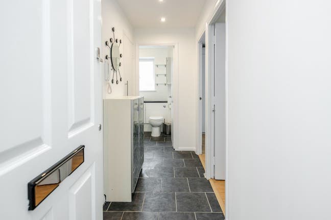 2 bedroom garden flat in SE17 Main Photo