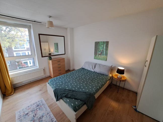 Double Room Available | Just 10 min to Stratford! Main Photo