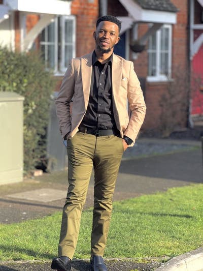 I am a professional male aged 33. I am lookin... Main Photo
