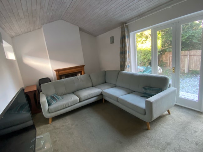 Double room with separate office close to city cen Main Photo