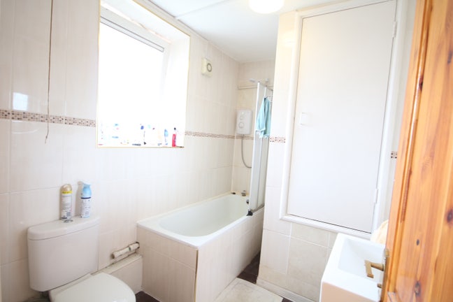 Large Double Room Near Lse & Ucl &pound;950 Pcm  Main Photo