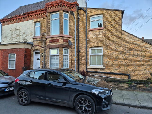 2 bed ground floor flat Main Photo