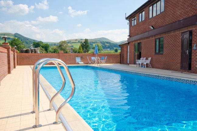 En-Suite Rooms in Large House – Contractors  Main Photo