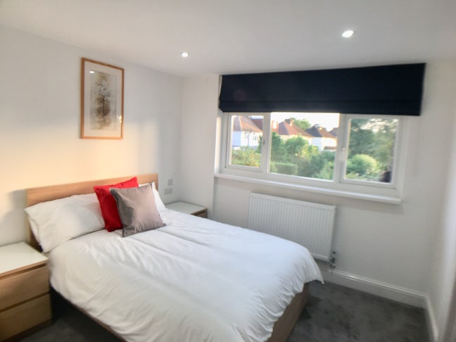 Double Bedroom  With En-Suite Furnished  Main Photo