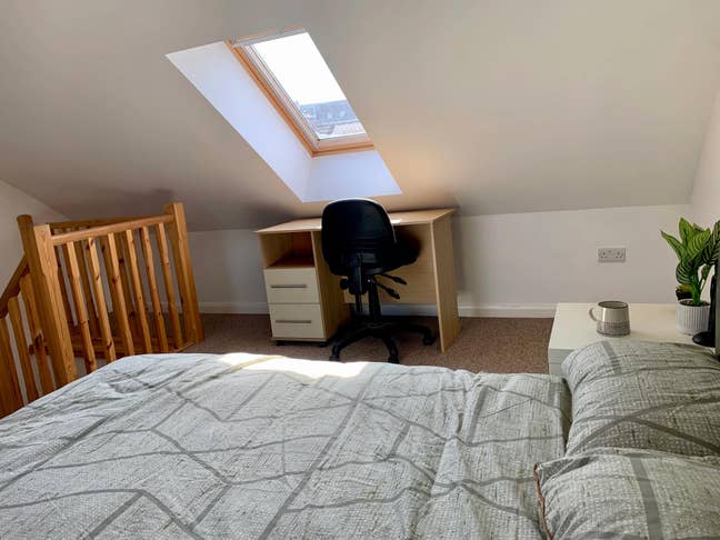 Rooms available immediately! Main Photo