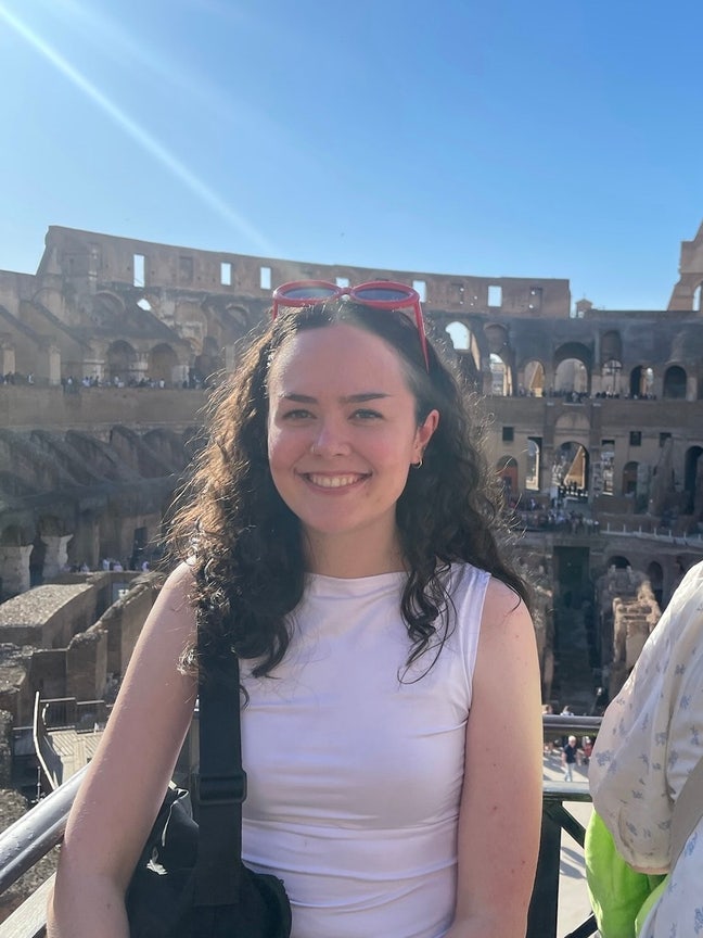 looking for house/flat share or buddying up !  Main Photo