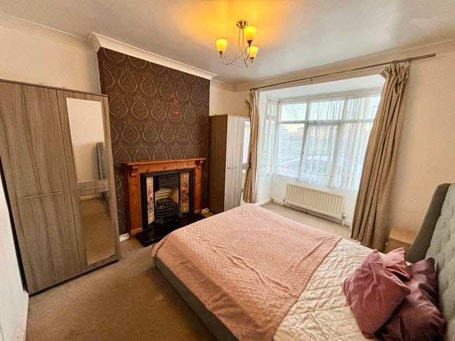 Mill Road near to Town Centre Main Photo