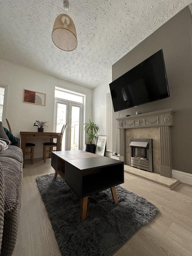 🏡 Stunning Master Bedroom in Prime Location! Main Photo