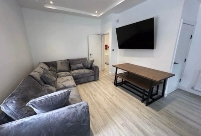 Girls modern Student house  Main Photo