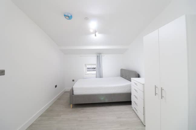 10th Floor Views! 2 Modern Rooms (1 Ensuite)  Main Photo