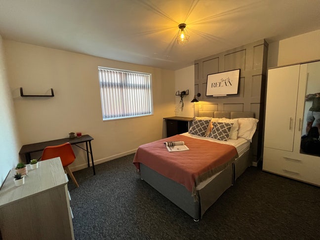 Double Room w/ensuite - DY5 Main Photo