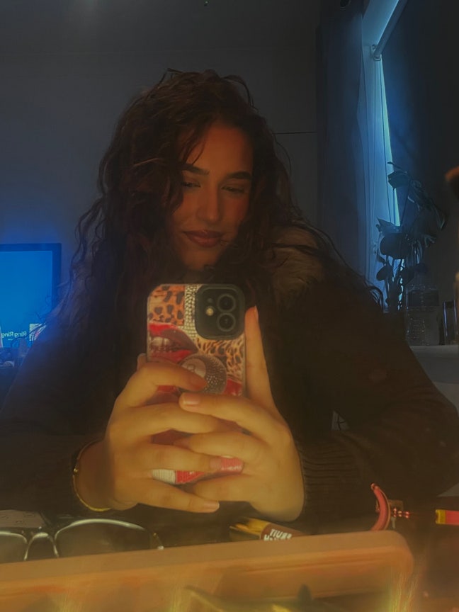 Looking for house share or female flatmates  Main Photo