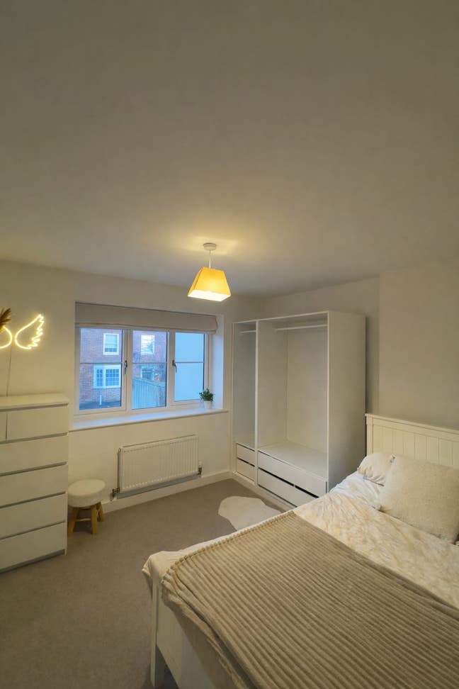 Beautiful Double Room for rent  Main Photo