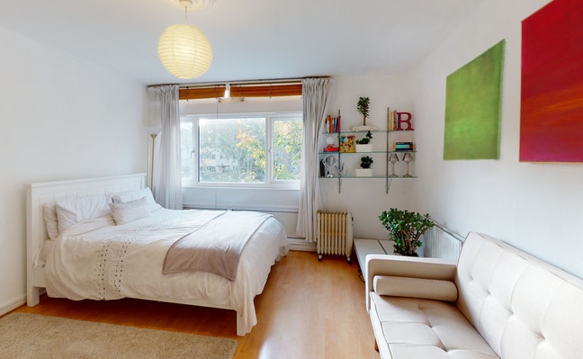 3 Bed Flat, Cedars Road, SW4 Main Photo