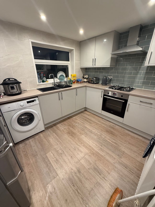 Furnished Room Available Now Main Photo