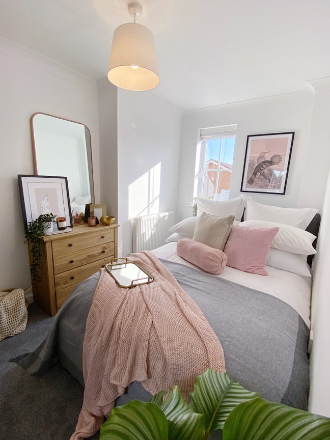 Beautiful  Double Room in Professional Houseshare Main Photo