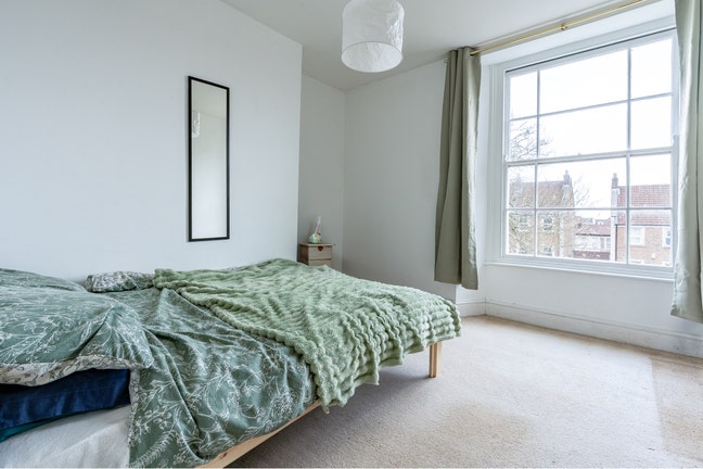 Double Room in Modern Professional Flat - Redland Main Photo
