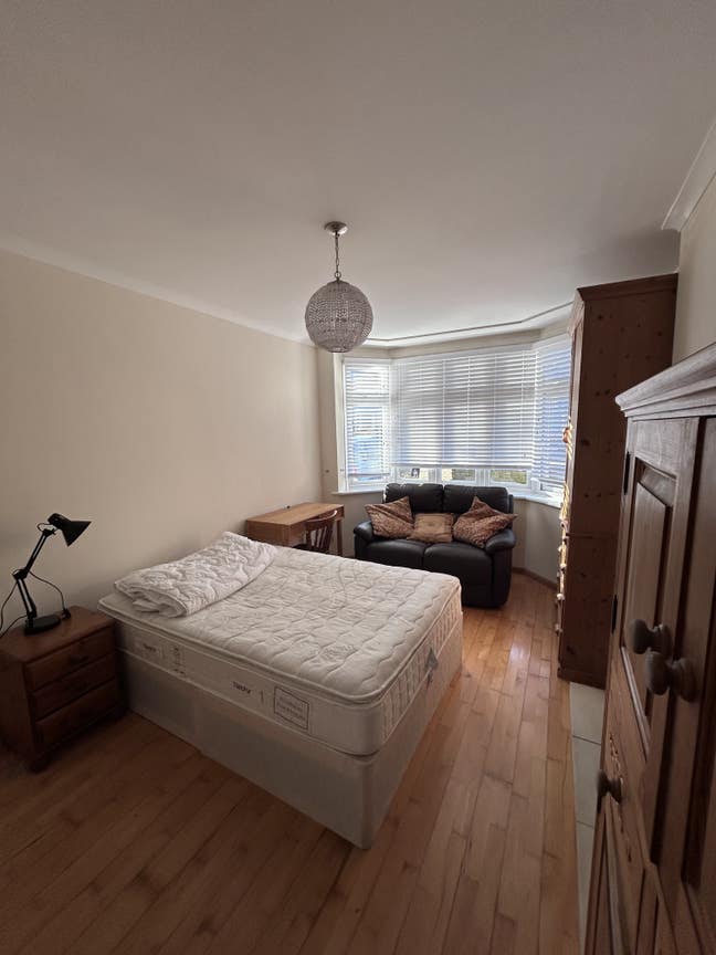 Spacious home, pet friendly  Main Photo