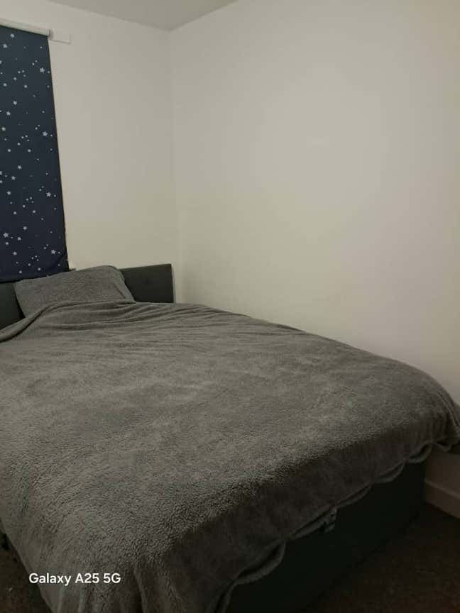 Furnished Double bedroom with Private bath Main Photo