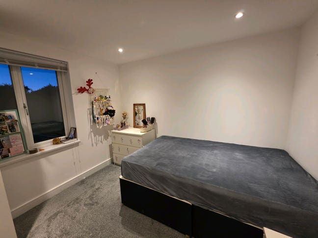 Double bedroom in a recently renovated house. Main Photo