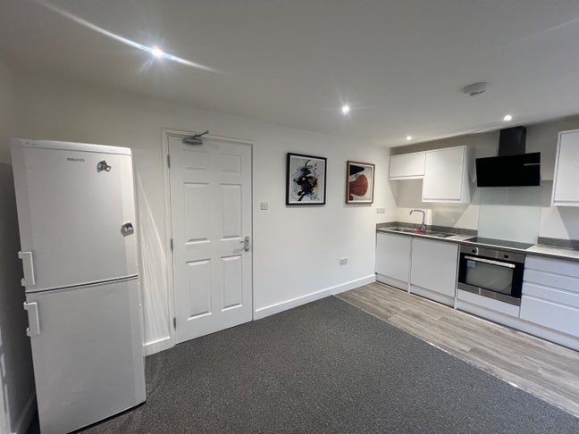 Brand new room - studio style Main Photo