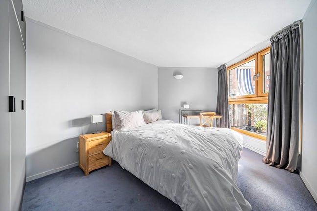 Beautiful double room in Chelsea - All bills inc Main Photo